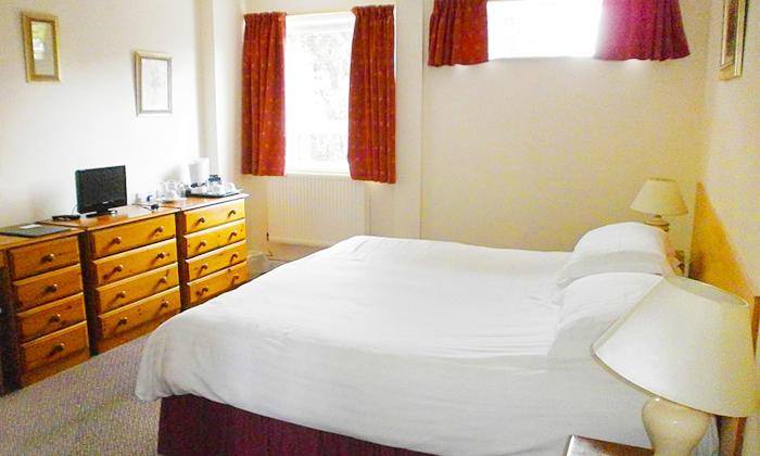 Hedley Lodge Guest House เฮริฟอร์ด ภายนอก รูปภาพ